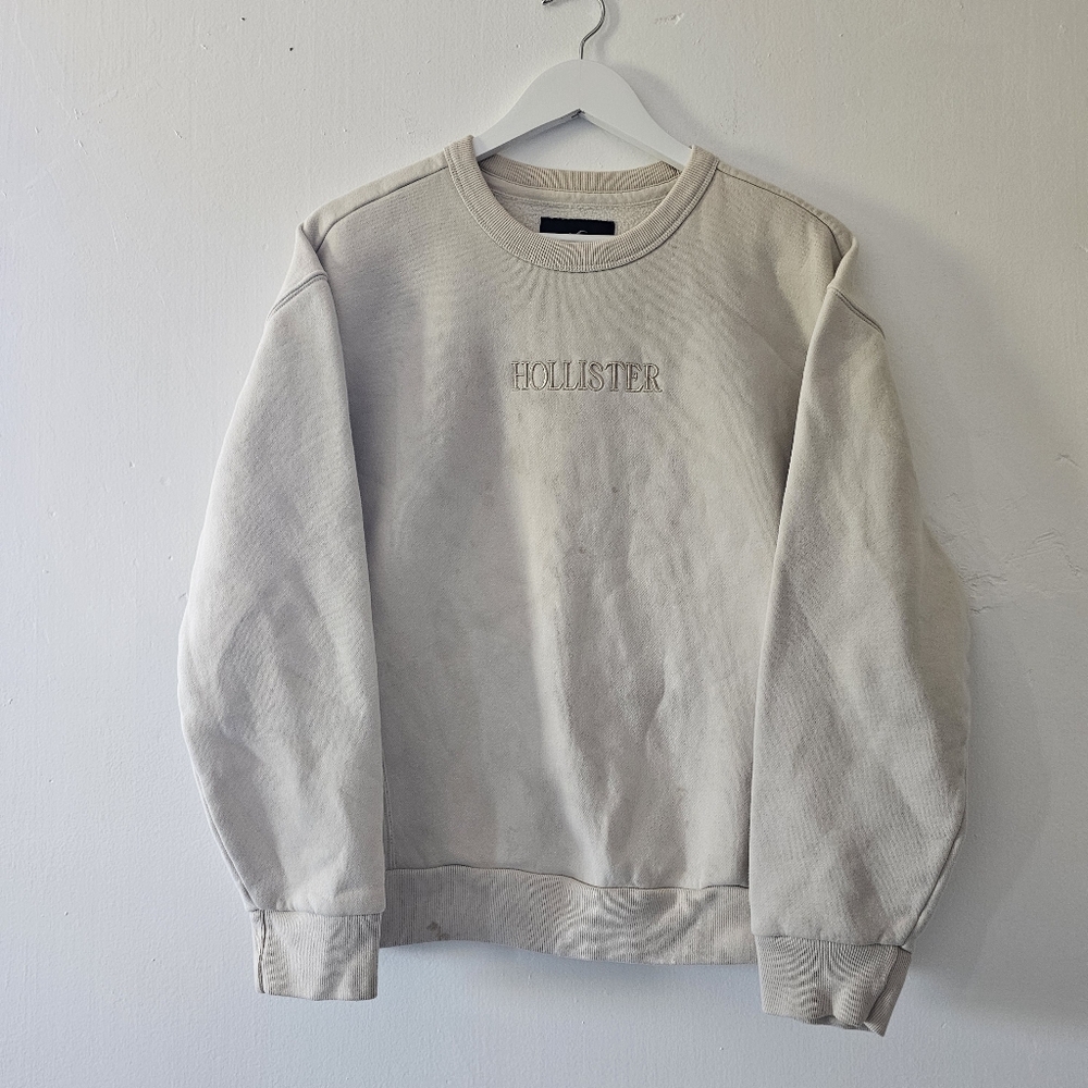 Hollister Men's Cream Sweater